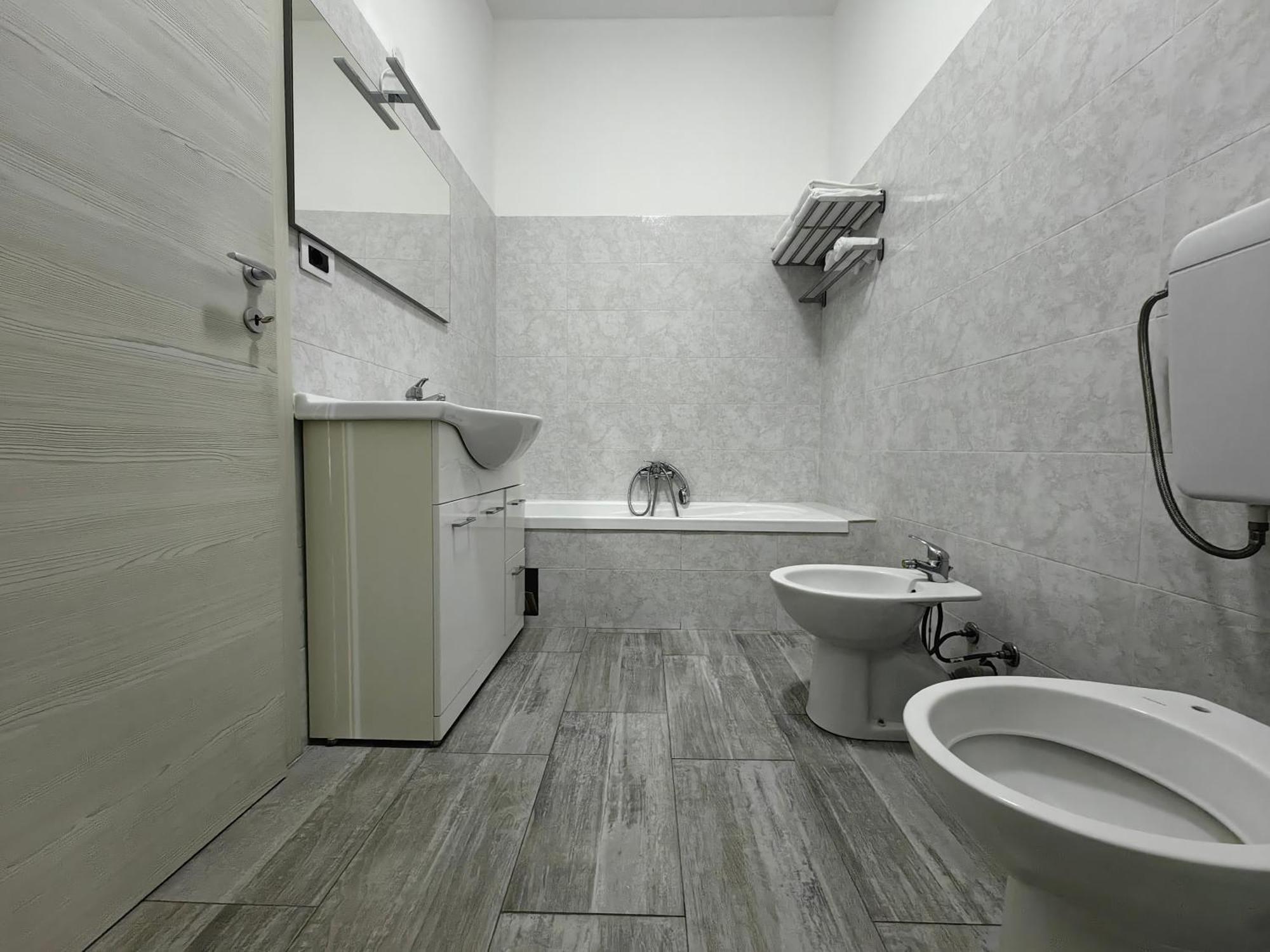 Milanforester Luaran gambar
